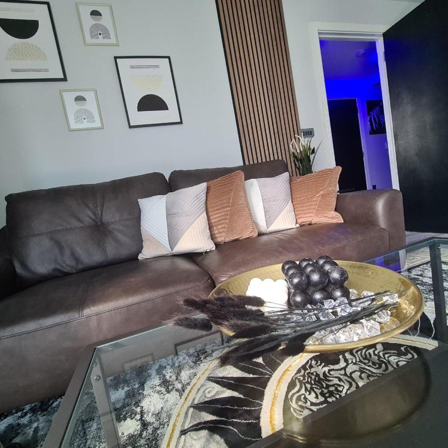 Апартаменти Luxury 9Ine Penthouse With Garden & Jacuzzi Бірмінгем Екстер'єр фото