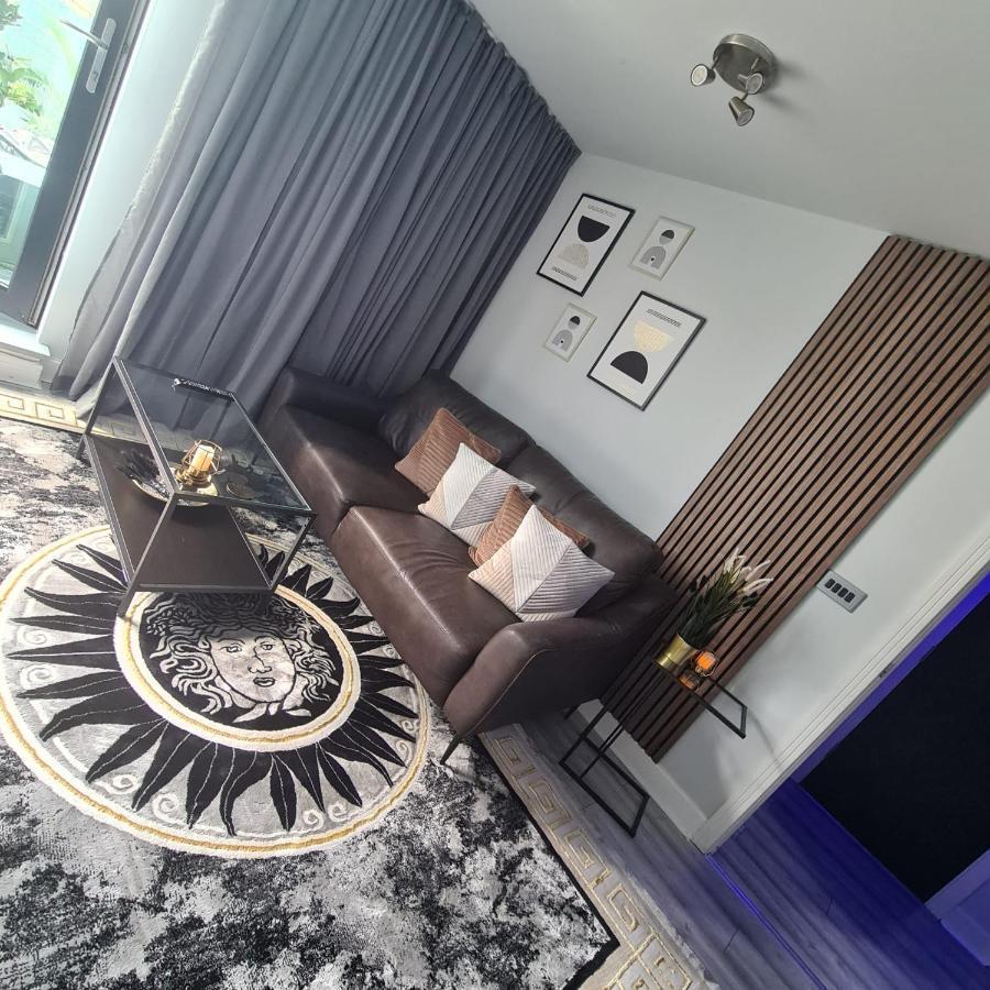 Апартаменти Luxury 9Ine Penthouse With Garden & Jacuzzi Бірмінгем Екстер'єр фото